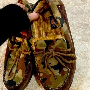Dickies slippers size 9